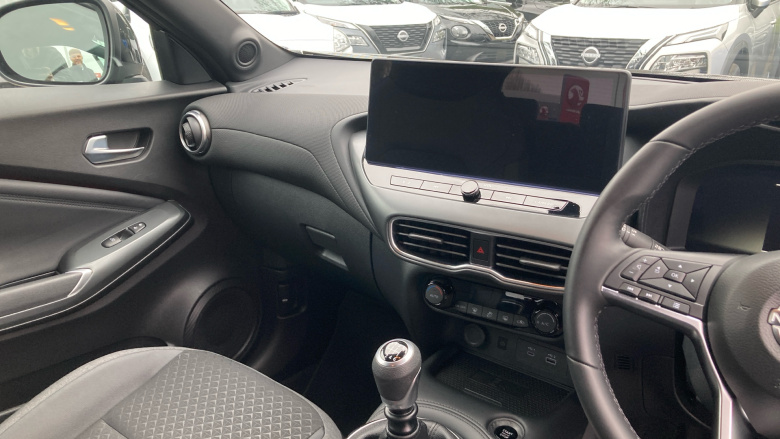 Nissan Juke 1.0 DiG-T N-Connecta 5dr Petrol Hatchback